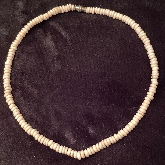 Vintage 70’s Unisex White Puka Shell Beaded Necklace 14 1/2” Long Barrel Clasp - Picture 1 of 4